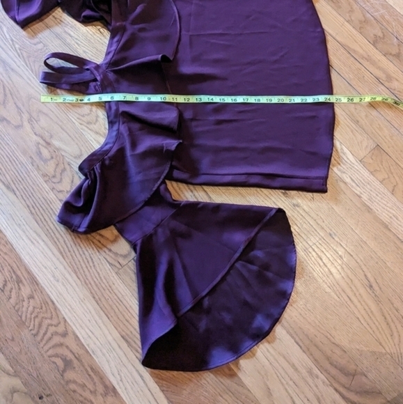 NWT Loft XS Red-ish Purple Cold Shoulder Bell Sleeve Top‎ - Picture 8 of 9